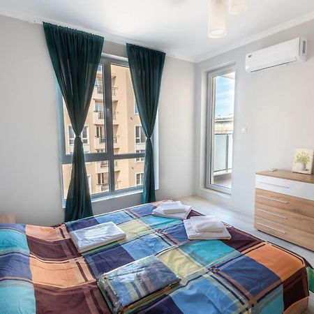 Lovely 1Bed Apartment For 4 Guests & Free Parking プロヴディフ エクステリア 写真
