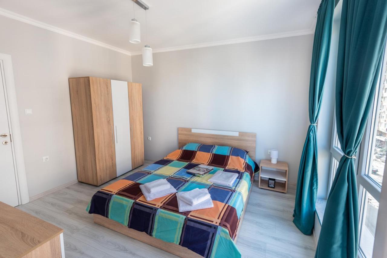 Lovely 1Bed Apartment For 4 Guests & Free Parking プロヴディフ エクステリア 写真