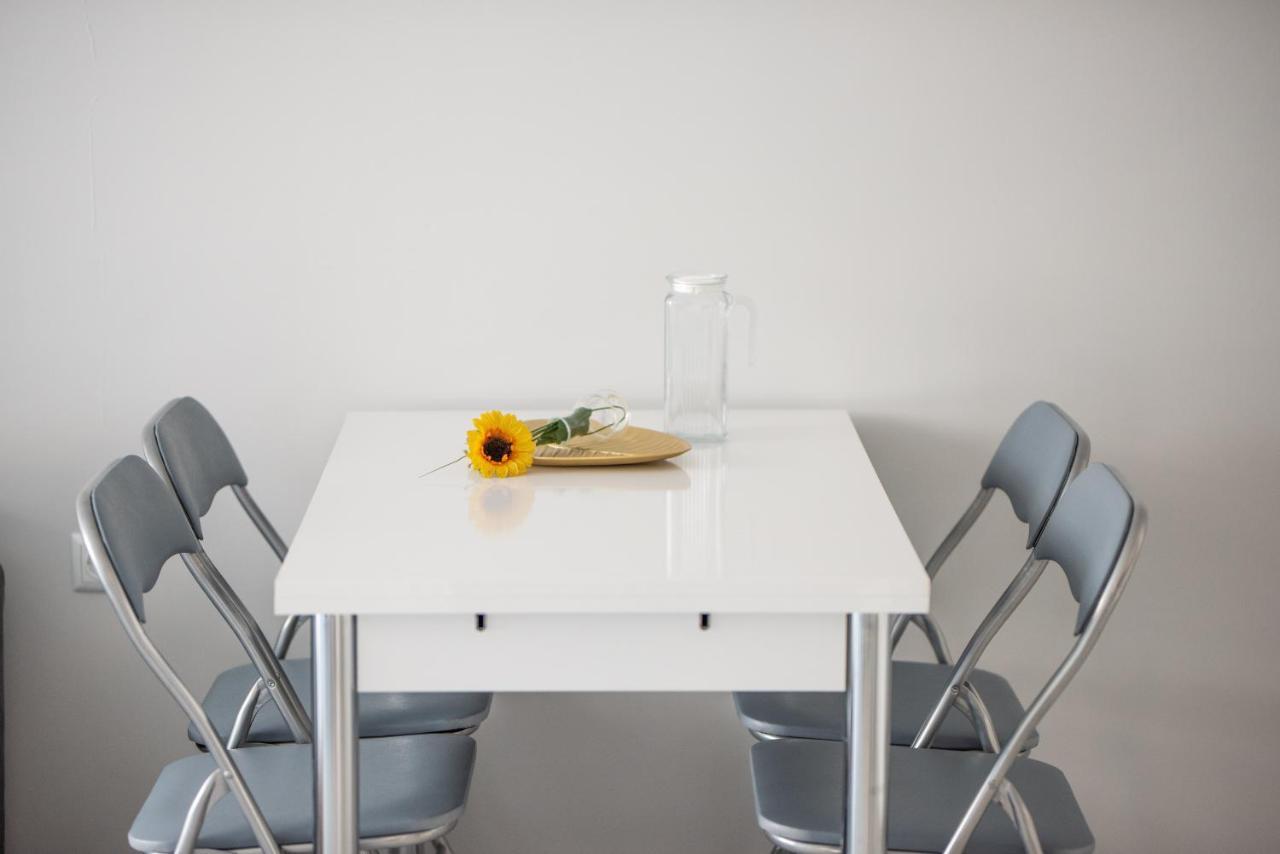 Lovely 1Bed Apartment For 4 Guests & Free Parking プロヴディフ エクステリア 写真