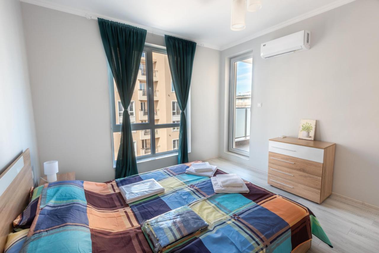Lovely 1Bed Apartment For 4 Guests & Free Parking プロヴディフ エクステリア 写真