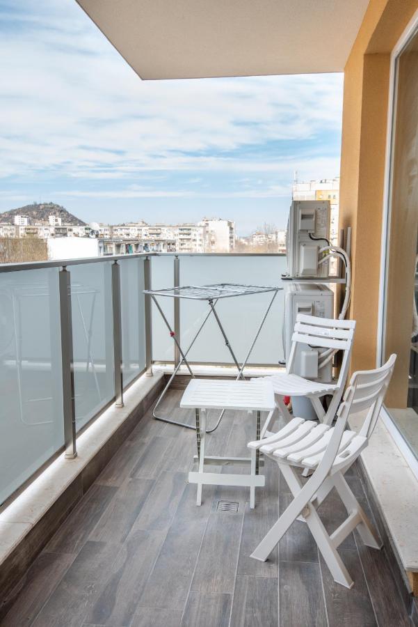 Lovely 1Bed Apartment For 4 Guests & Free Parking プロヴディフ エクステリア 写真